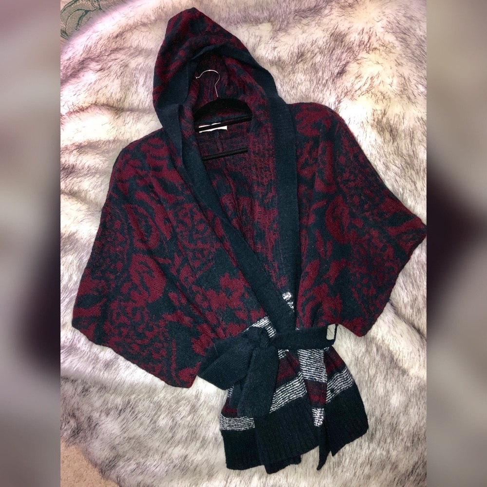 EUC A&F belted hooded cardigan Aztec size M/L